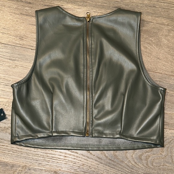 LAST CHANCE Dark Olive Vegan Leather Crop LAST CHANCE - Picture 4 of 5